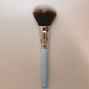 Sigma F30 Large Powder Brush